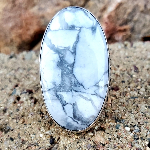 New Howlite 925 Silver Statement Ring. - Picture 7 of 12